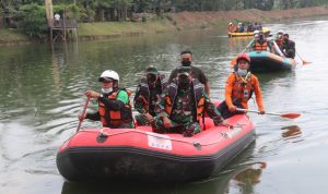 Pangdam III Siliwangi bersama jajaran menyusuri situ di Bogor