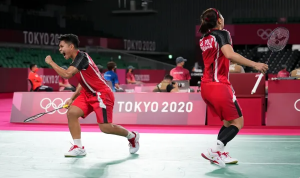 Greysia/Apriyani Rebut Emas di Olimpiade Tokyo, Tim Lawan Kewalahan Sampai Raket Bengkok
