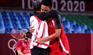 Pebulutangkis Sinisuka Ginting tak kuasa menahan tangis penyesalan karena kalah melaju kebabak Final
