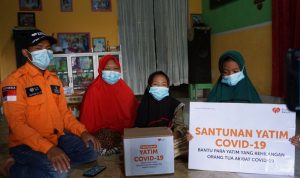 Rumah Zakat Salurkan Beasiswa untuk 44.092 Yatim dan Dhuafa Pemberian Beasiswa yang disalurkan Rumah Zakat disampaikan langsung secara simbolis untuk anak Yatim dan Dhuafa
