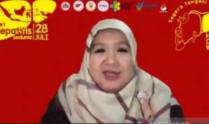 Vaksinasi "Booster" Hanya untuk Nakes, Begini Penjelasan Kemenkes Tangkapan layar Juru Bicara Vaksinasi COVID-19 Kementerian Kesehatan Siti Nadia Tarmizi saat hadir pada kegiatan webinar, 28 Juli 2021. (ANTARA/Andi Firdaus).