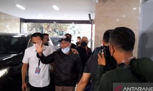 YouTuber Muhammad Kece, tersangka dugaan penistaan agama tiba di Bareskrim Polri, Jakarta Selatan, Rabu (25/8/2021). (ANTARA/Laily Rahmawaty)