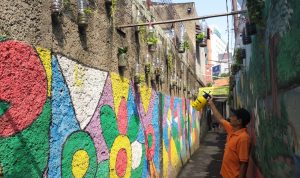 Kreatif! Gang Tanjung 6 Kota Bandung Suguhkan Pemandangan Relief Hewan Kreatif! Gang Tanjung 6 Kota Bandung Suguhkan Pemandangan Relief Hewan