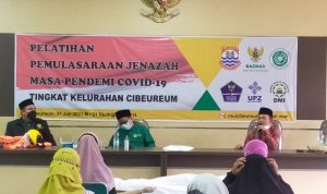Puluhan Warga Diberikan Pelatihan Pemulasaraan Jenazah COVID-19 Puluhan Warga Diberikan Pelatihan Pemulasaraan Jenazah COVID-19