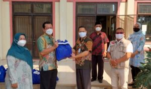Bantuan Sembako DPUPR Depok Mulai Disalurkan ke Warga Tapos