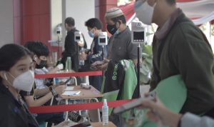 VAKSINASI: Gojek melaksanakan sentra vaksinasi bagi para driver di Bandung.