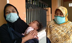 Korban Longsor Sumedang Belum Bayar Sewa, Pengelola Rusun Respon Begini Salah seorang korban longsor Sumedang yang mengontrak di rusun, Martamah, 45, Kecamatan Rancaekek, Kabupaten Bandung, Selasa (10/8). (Yanuar Baswata/Jabar Ekspres)