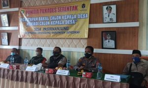 Proses tahapan penetapan balon menjadi calon kades di Desa Pasirnanjung, Kecamatan Cimanggung, Kabupaten Sumedang pada Jumat (13/8).