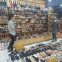 Suasana di Salah Satu Pertokoan di Cimahi Mal