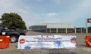 Stadion GBLA Masih Tutup, Aparat Imbau Masyarakat Untuk Tetap Sabar Dok. Penyekatan di Stadion GBLA