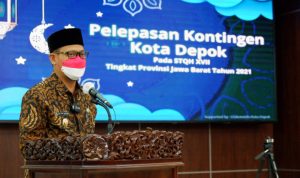 Wakil Wali Kota Depok, Imam Budi Hartono saat melepas kontingen STQH Kota Depok (ist)