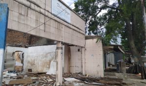 Belasan Kios Dibongkar Gara-gara Proyek Underpass Sriwijaya