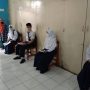 Para siswa menunggu antrian untuk menerima dosis vaksin tahap pertama, Sabtu (7/8)(Intan Aida/Jabar Ekspres)