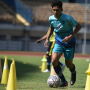 Ferdiansyah menjalani latihan perdana bersama PERSIB di Stadion Gelora Bandung Lautan Api, Senin, 30 Agustus 2021. (HO/Persib.co.id)