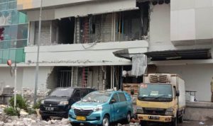 Pengelola Margocity Tanggung Semua Biaya Korban Ledakan Kondisi ledakan di Margocity membuat kerusakan diluar gedung (Foto: anatara)