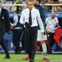 Pelatih Italia Roberto Mancini berjalan usai timnya bermain imbang 1-1 melawan Bulgaria pada pertandingan Grup C kualifikasi Piala Dunia 2022 di Stadion Artemio-Franchi, Florence, Italia, 2 September 2021. (ANTARA/AFP/ALBERTO PIZZOLI)