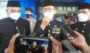 Begini Antisipasi Pemkab Bekasi di Wilayah Rawan Bencana Bupati Bekasi Dani Ramdan (tengah). ANTARA/Pradita Kurniawan Syah