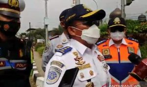 Kementerian Perhubungan Kaji Pembatasan Penumpang di Kawasan Puncak Bogor Dirjen Perhubungan Darat Kementerian Perhubungan Budi Setiyadi saat ditemui di kawasan Puncak di Simpang Gadog, Bogor, Minggu (12/9/2021) (ANTARA/Linna Susanti)