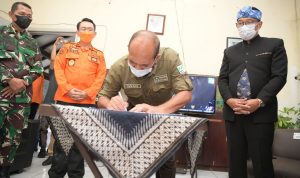 Gubernur Jawa Barat Ridwan Kamil saat Peringatan 20 Tahun DPKLTS Membangun Budaya Resiliensi menuju Penghidupan yang Berkelanjutan