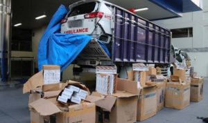 Alih-Alih Dapat Pemasukan, Kenaikan Cukai Picu Peredaran Rokok Ilegal ILUSTRASI. Bea Cukai gagalkan pengiriman ratusan ribu rokok ilegal yang dibawa truk pengangkut mobil ambulans rusak di Gerbang Tol Adiwerna, Kabupaten Tegal, Jawa Tengah. (Ditjen Bea Cukai Wilayah Jateng-DIY/Antara)