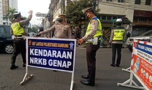 Dok. Kondisi penerapan ganjil genap di dalam Kota Bandung pada beberapa waktu lalu. Foto. Sandi Nugraha
