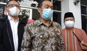 Pelaksana Tugas Wali Kota Cimahi Ngatiyana, Jumat (3/9). (Intan Aida/Jabar Ekspres)