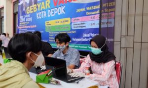 Plt Camat Tapos Sebut Pelaksanaan Gebyar Vaksinasi Lampaui Target Plt Camat Tapos Sebut Pelaksanaan Gebyar Vaksinasi Lampaui Target