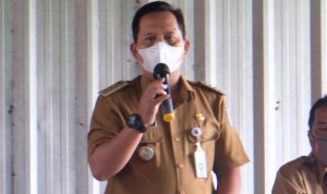 Camat Bojongsari, Dede Hidayat.