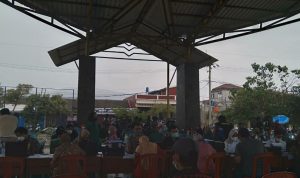 Vaksinasi Warga Pemilik Hak Pilih, Desa Panenjoan Klaim Sudah 60 Persen Vaksinasi di RW11, Desa Panenjoan, Kecamatan Cicalengka, Kabupaten Bandung pada Selasa (14/9). (Yanuar Baswata/Jabar Ekspres)