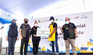 bank bjb Salurkan KUR bagi Petani Milenial Lebah Madu di Tasikmalaya