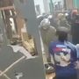 RUSUH: Situasi bentrokan Ormas PP dan BPPKB Banten di Desa Cikuya, Kecamatan Cicalengka, Kabupaten Bandung. (Istimewa)