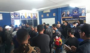 Panas! Rapat Partai NasDem Nyaris Diwarnai Adu Jotos RICUH: Kekisruhan di tengah pelaksanaan rapat NasDem di KBB.