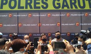 Gara-gara Ekonomi, Suami Tega Tusuk Istrinya Hingga Tewas Kepala Kepolisian Resor Garut AKBP Wirdhanto Hadicaksono. (ANTARA/Feri Purnama)