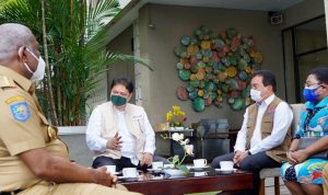 Menteri Koordinar Bidang Perekonomian Airlangga Hartarto ketika melakukan kunjungan kerja ke Papua.