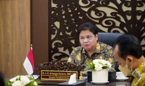 Menteri Koordinator Bidang Perekonomian Airlangga Hartarto ketika menggelar rapat kerja tentang evaluasi PPKM (Menteri Koordinator Bidang Perekonomian Airlangga Hartarto ketika menggelar rapat kerja tentang evaluasi PPKM