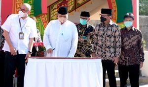 Cerita Di Balik Nama Masjid Jami Tine Tang Menteri Koordinator Bidang Perekonomian Airlangga Hartarto ketika meresmikan masjid Tien Tang
