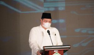 Menteri Koordinator Bidang Perekonomian Airlangga Hartarto memberikan sambuatan dalam acara launching program Pesantrenpreuneur