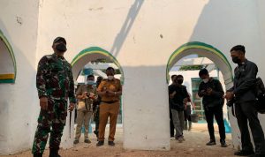 Pangdam III Siliwangi Mayjen TNI Agus Subianto melihat langsung kondisi masjid tua yang terbenkalai dan sudah tidak difungsikan