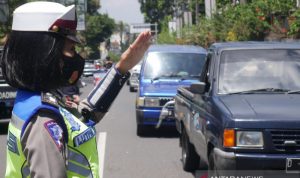 Rapat kordinasi dan evaluasi ganjil genap jalur Puncak-Cianjur, Jawa Barat, antara Forkopimda Cianjur dan Forkopimda Bogor, di Puncak Pass Bogor
