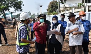 Rombongan anggota DPRD Jabar dari Komisi V meninjau langsung Proyek Revitalisasi Situ Ciburuy