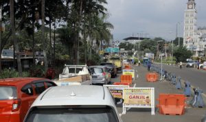 Ganjil-genap di Puncak Berhasil Reduksi 3.602 Kendaraan Menuju Bogor Sejumlah kedaraan di Jalur Puncak Bogor terjebak macet ketika akan mengunjungi berbagai obyek wisata