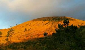Suasana Gunung Guntur yang dijadikan arena pendakian