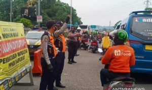 Suasana penerapan ganjil genap bagi kendaraan yang melintas di Kota Bogor, Minggu (5/9/2021) (ANTARA/Riza Harahap)