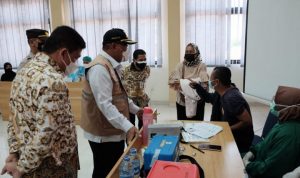 Wali Kota Depok Tinjau Vaksinasi di Cinere Wali Kota Depok Tinjau Vaksinasi di Cinere