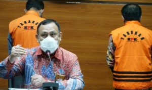 Ketua KPK Firli Bahuri di Gedung KPK, Jakarta, Jumat (3/9), terkait penetapan dan penahanan dua tersangka kasus dugaan korupsi terkait pengadaan barang dan jasa di Pemkab Banjarnegara Tahun 2017–2018. (Humas KPK/Antara)