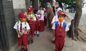 Program Indonesia Pintar merupakan bantuan yang diberikan oleh pemerintah agar para siswa tetap berksekolah.