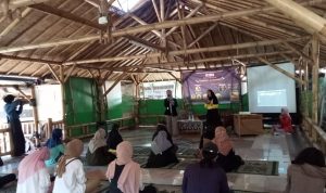 Kegiatan Komunitas Muslimah Reformis Bandung, Kamis (9/9).