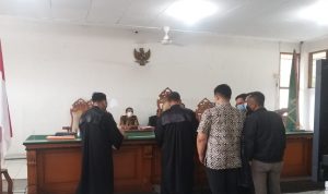 PERSIDANGAN: Suasana sidang kasus Aa Umbara, Jum'at (10/9).