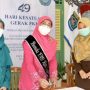 Ketua TP-PKK Kota Depok, Elly Farida (tengah).