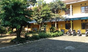 Kos-kosan Yayat Supangat di Desa Cikeruh, Kecamatan Jatinangor, Kabupaten Sumedang, Jumat (17/9). (Yanuar Baswata/Jabar Ekspres)